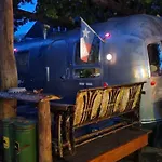 Airstreamnb לינה וארוחת בוקר 4*