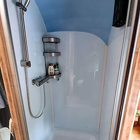 Bed & Breakfast Airstreamnb 4*
