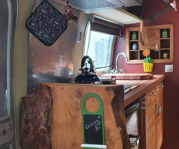 Couette-café Airstreamnb Schayk