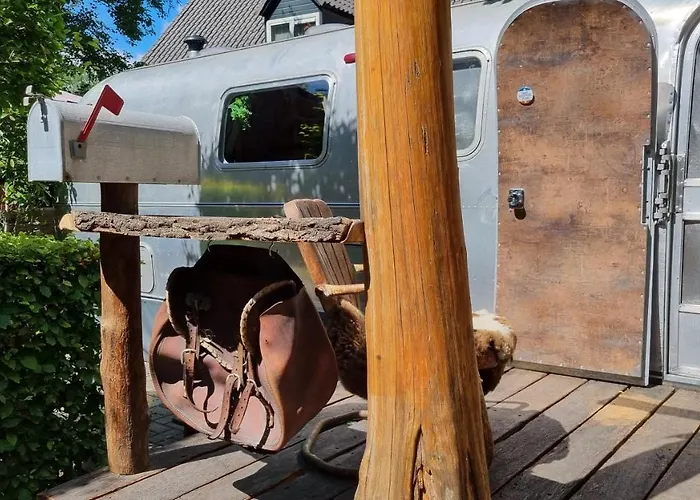 Couette-café Airstreamnb Schayk