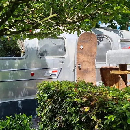 Airstreamnb Alojamento de Acomodação e Pequeno-almoço Schayk