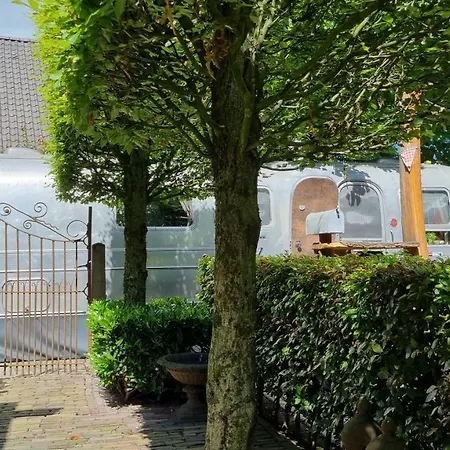 Airstreamnb Bed and breakfast Schayk