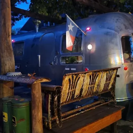 Airstreamnb Bed and breakfast 4*